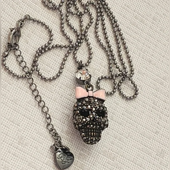 Necklace And Pendant Betsey Johnson Black Skull Rhinestone Bling with Pink Bow - Picture 7 of 8